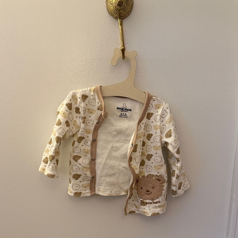 5/$25 duck duck goose Cream and Brown Lion Print Kids Cardigan